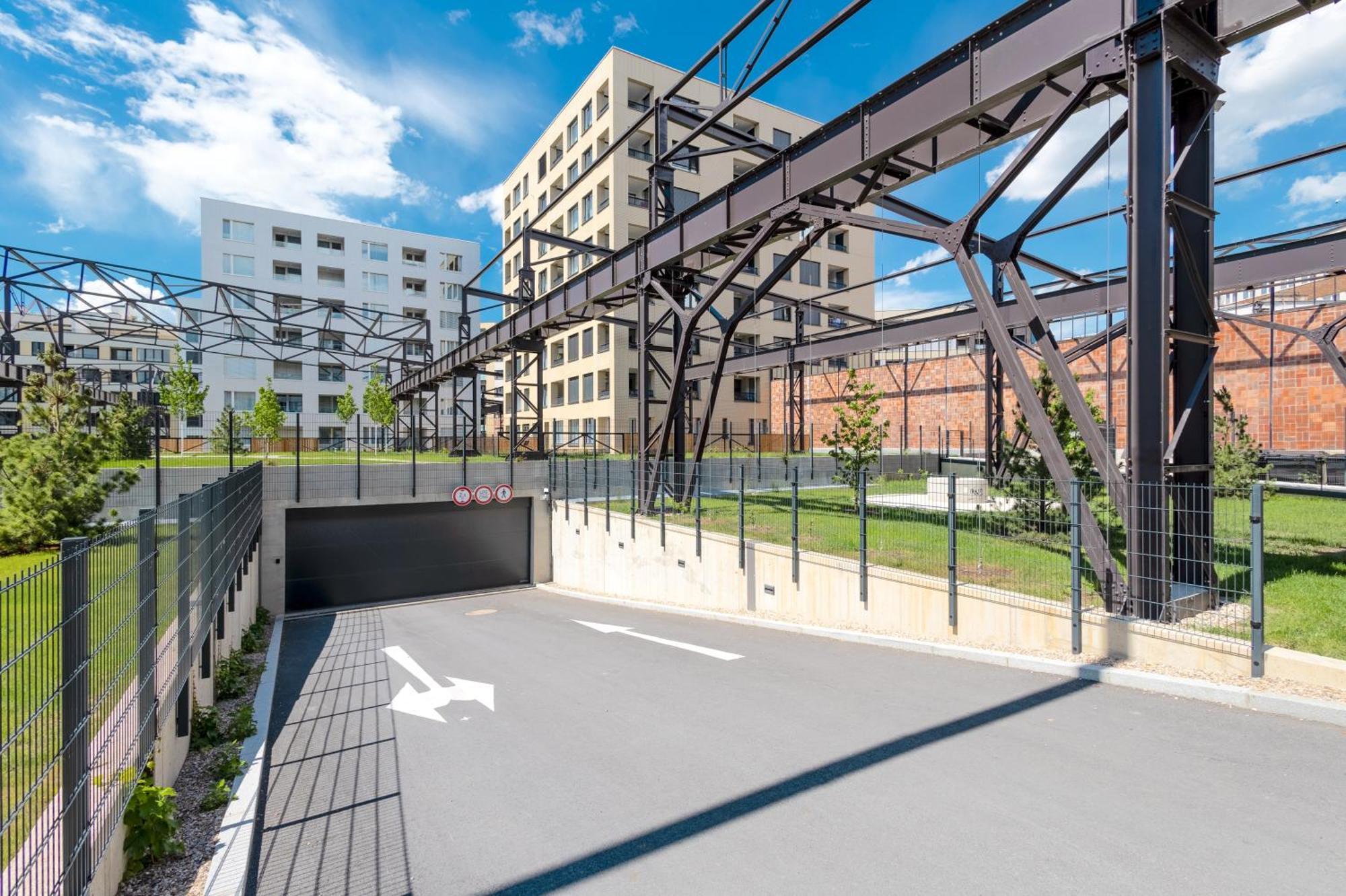 Ferienwohnung Bright 2Br - 7Th Floor, Balcony, Free Parking By Gravity Prag Exterior foto