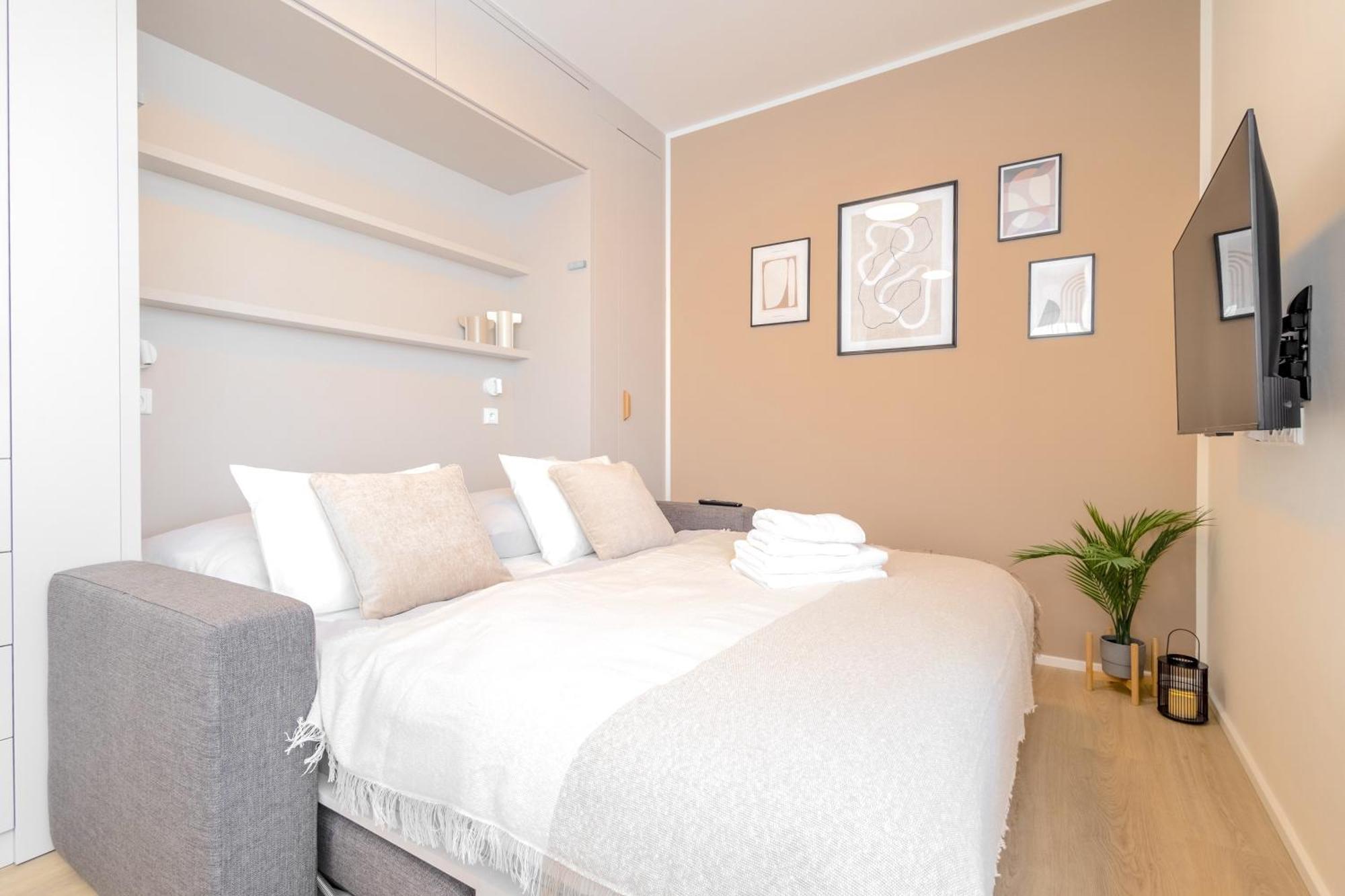Ferienwohnung Bright 2Br - 7Th Floor, Balcony, Free Parking By Gravity Prag Exterior foto