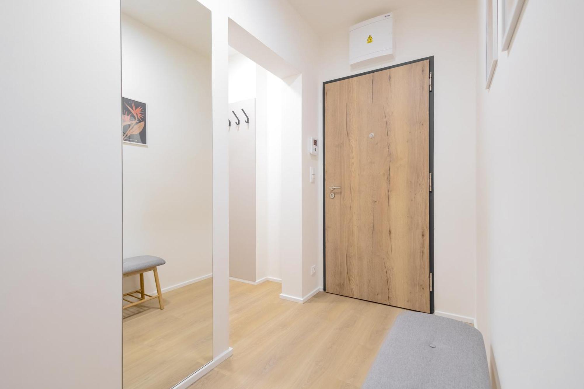 Ferienwohnung Bright 2Br - 7Th Floor, Balcony, Free Parking By Gravity Prag Exterior foto
