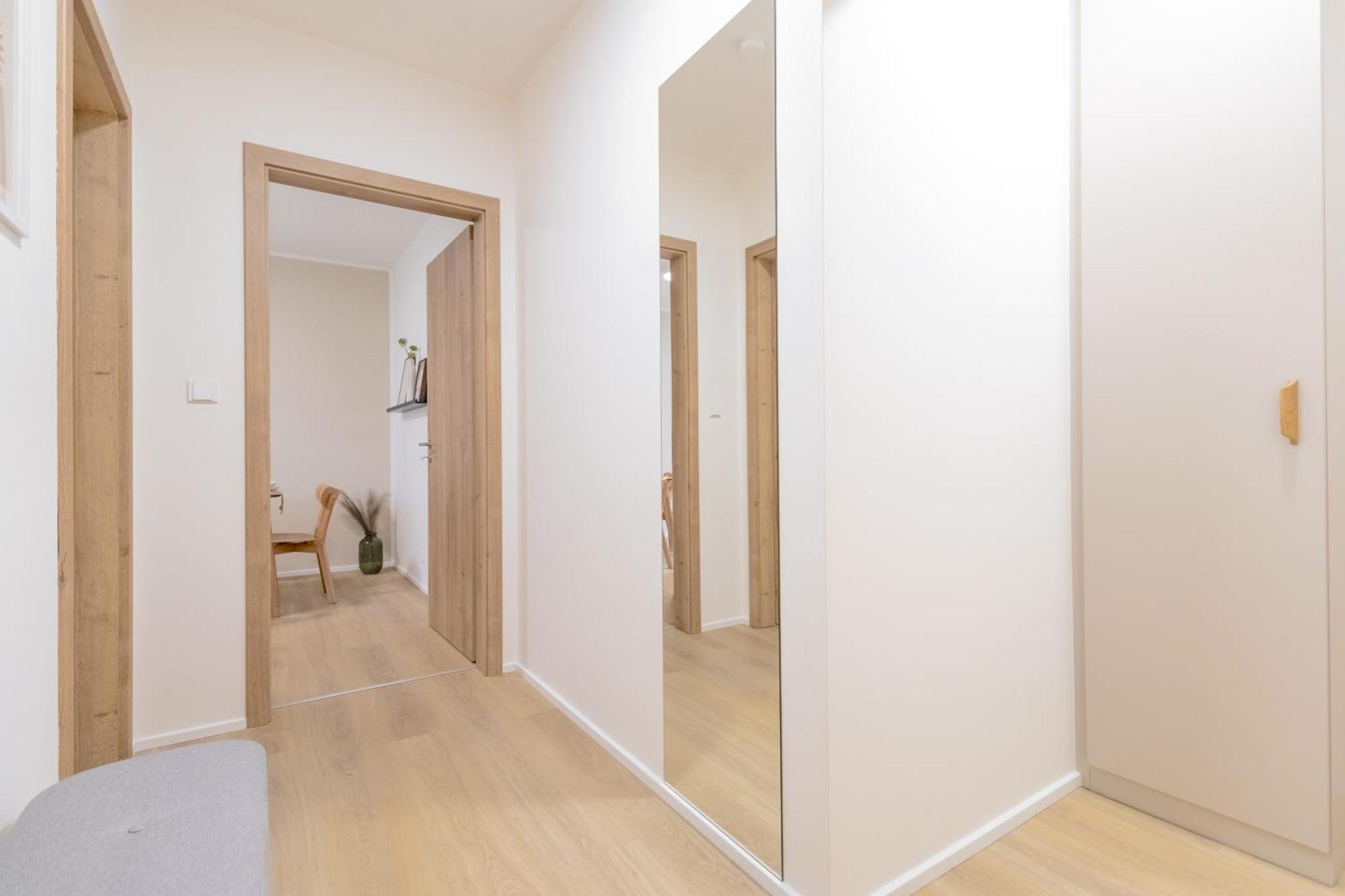 Ferienwohnung Bright 2Br - 7Th Floor, Balcony, Free Parking By Gravity Prag Exterior foto
